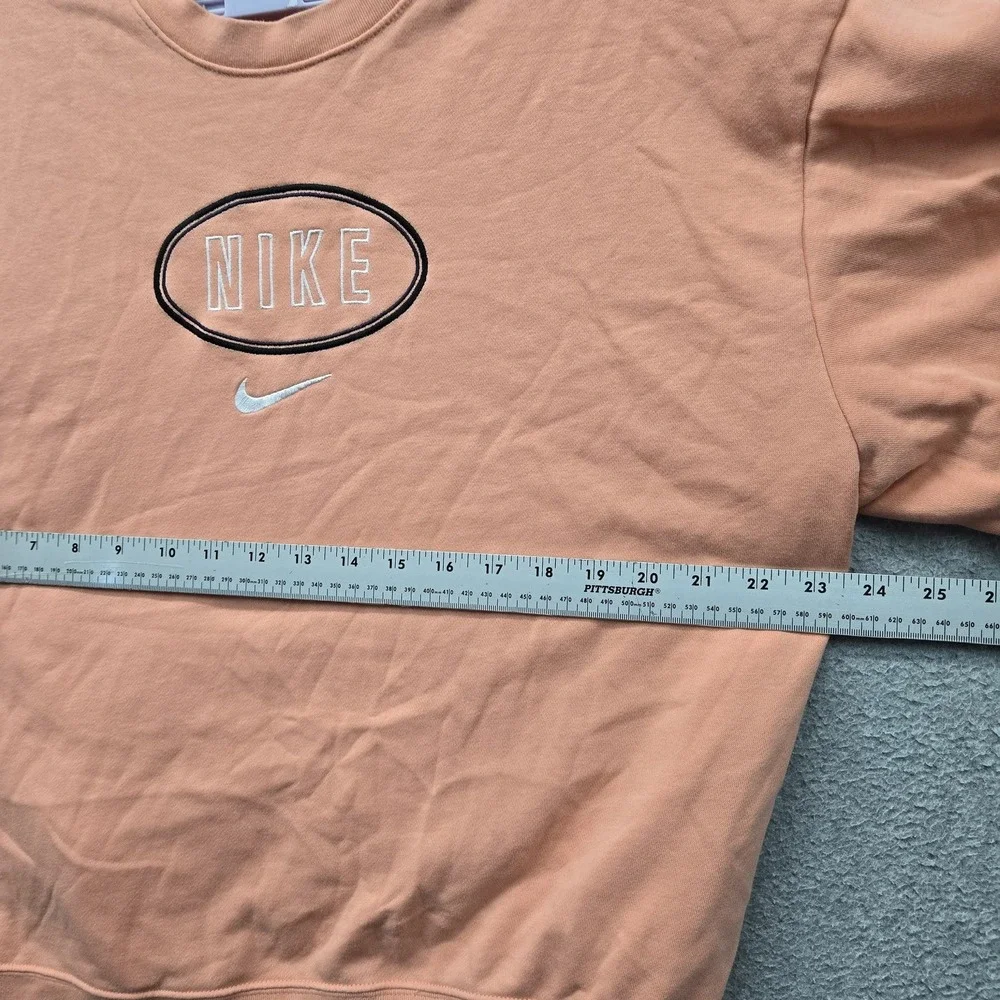 Nike Women Sweatshirt XL Peach Embroidered Crewneck Varsity All Seasons
